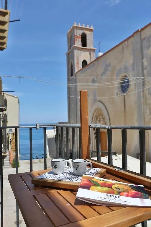 شقة La Piazzetta تْشيفالو