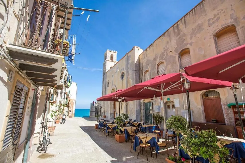 شقة La Piazzetta تْشيفالو