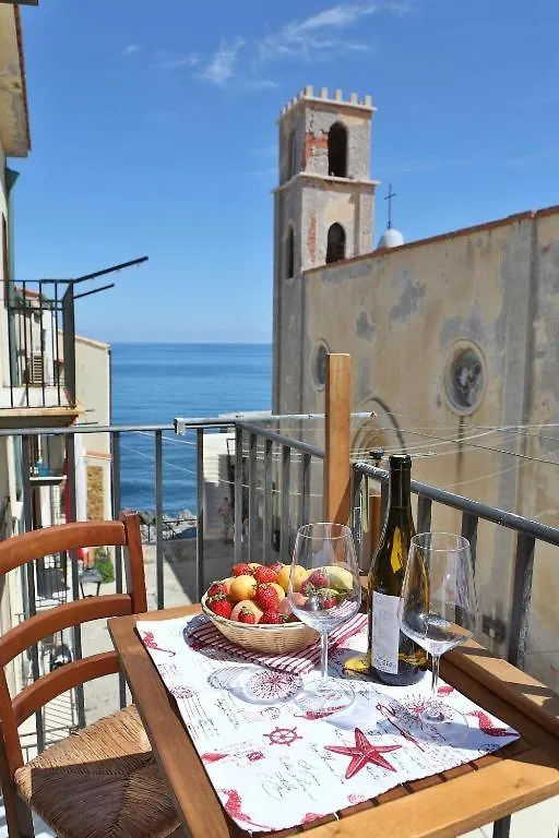 شقة La Piazzetta تْشيفالو